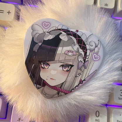 Dakemi Heart Shaped Pin